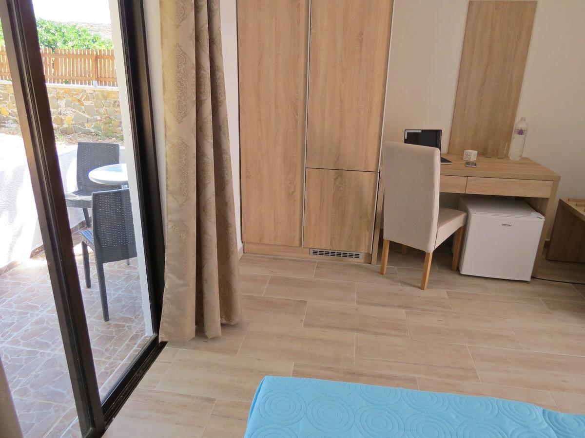 קיוטארי Loukas Beach Rooms מראה חיצוני תמונה